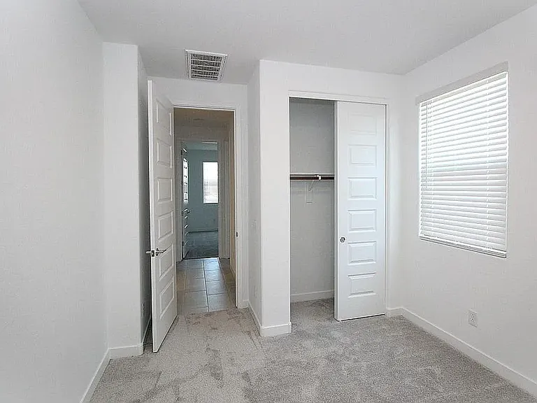 4427 N 94th Dr — Photo 28