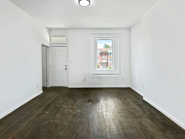 4620 Pope Ave — Photo 6