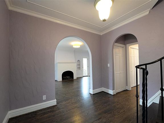 3rd image of 7123 Cambridge Ave