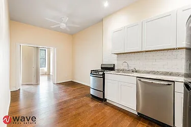 Rented by Wave Real Estate Group