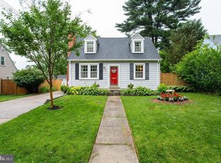 1004 De Beck Dr, Rockville, MD 20851