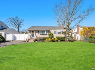 28 Saint Joseph Avenue, Ronkonkoma, NY 11779
