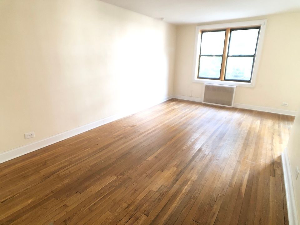 2nd image of 550 E 21st St APT 1D