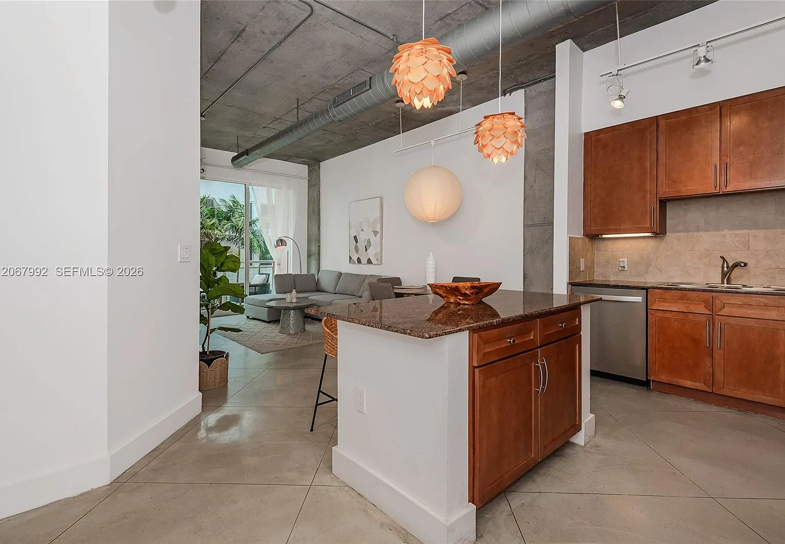 Cite Condo — Photo 3