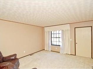 1124 Ransome Ct, Florissant, MO 63031