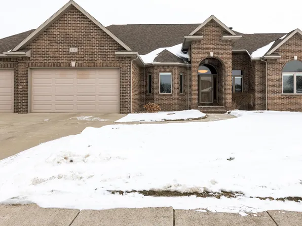 4767 Pine View Ct, Bay City, MI 48706