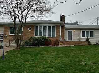 12 Susan Cir, Johnston, RI 02919