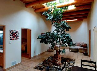 1007 Camino Del Monte, Taos, NM 87571