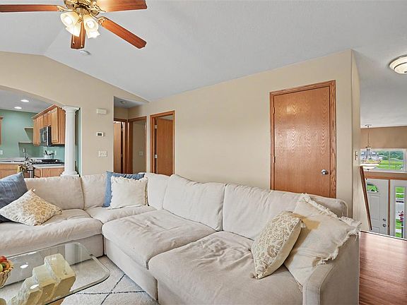 5th image of 1582 Deerfield Dr