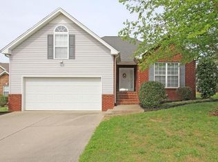 617 Chestnut Ct, Springfield, TN 37172