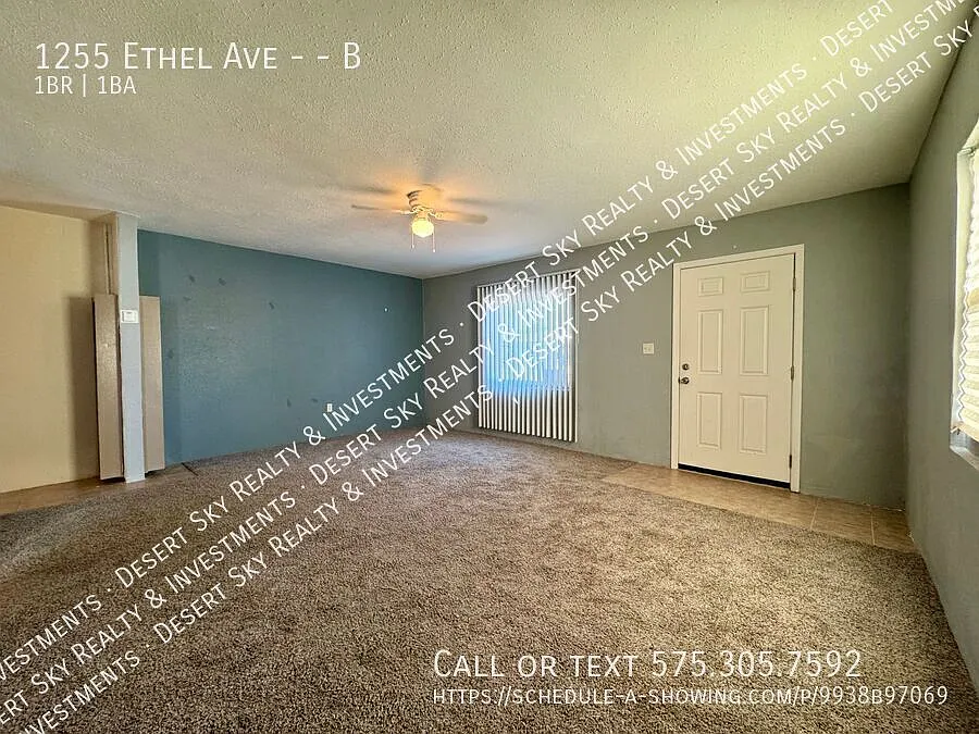 1 Bedroom 1 Bath Duplex — Photo 4