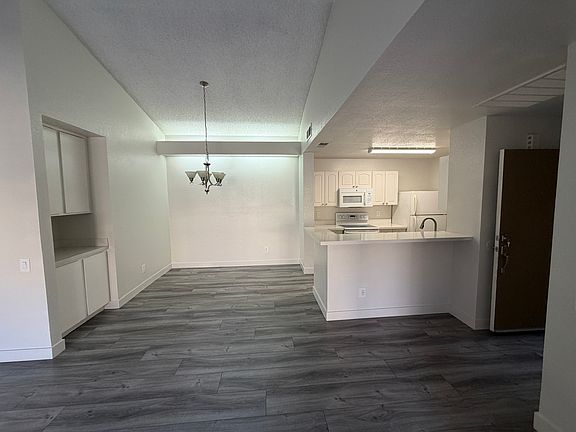 large size layout with vaulted ceilings