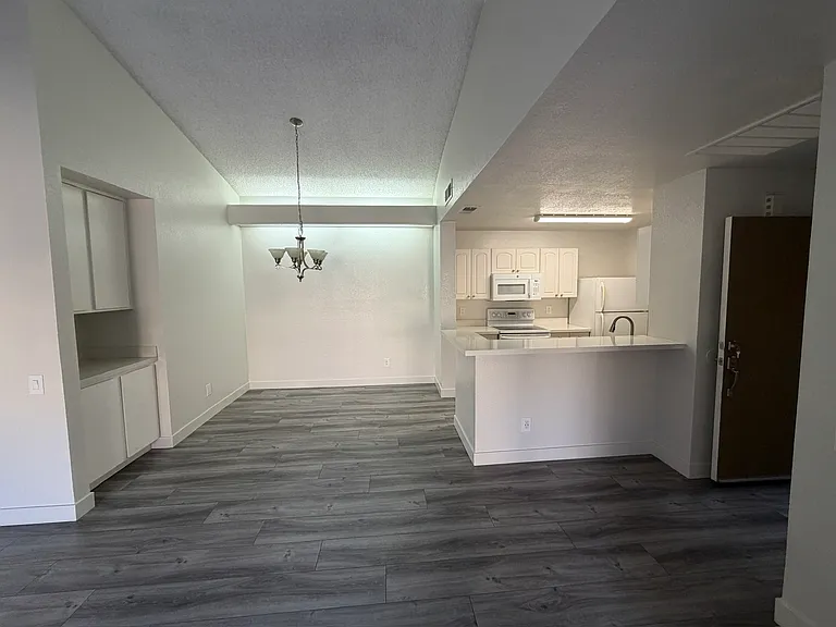 large size layout with vaulted ceilings