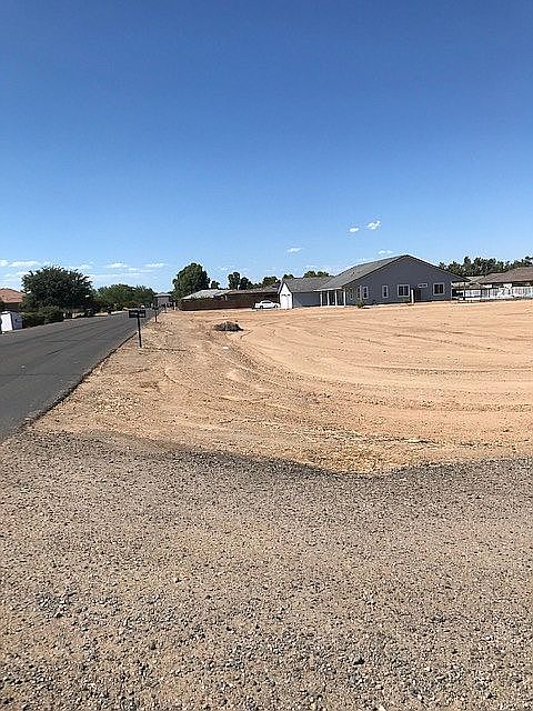 1st image of 6105 N 174th Ave