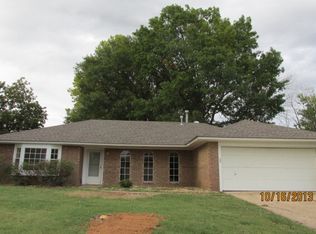 2204 E Foster Dr, Ada, OK 74820