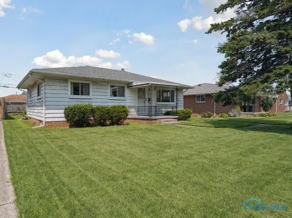 4445 285th St, Toledo, OH 43611