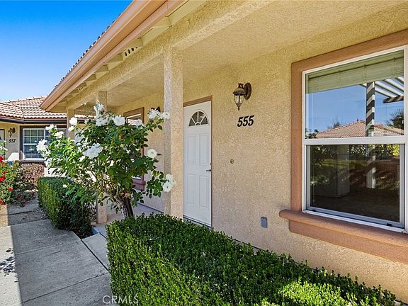 3rd image of 555 N Ferrocarril Rd