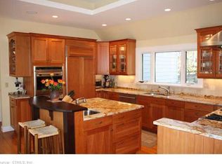 88 Thankful Stow Rd, Guilford, CT 06437