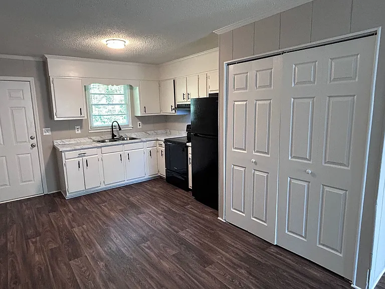 115 Cox Avenue — Photo 21