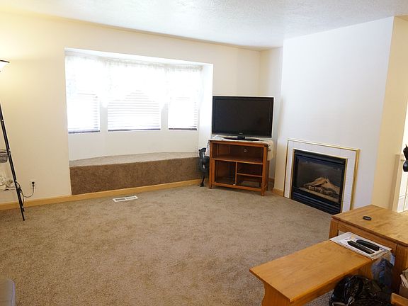 5th image of 2265 W Wandsworth Cir