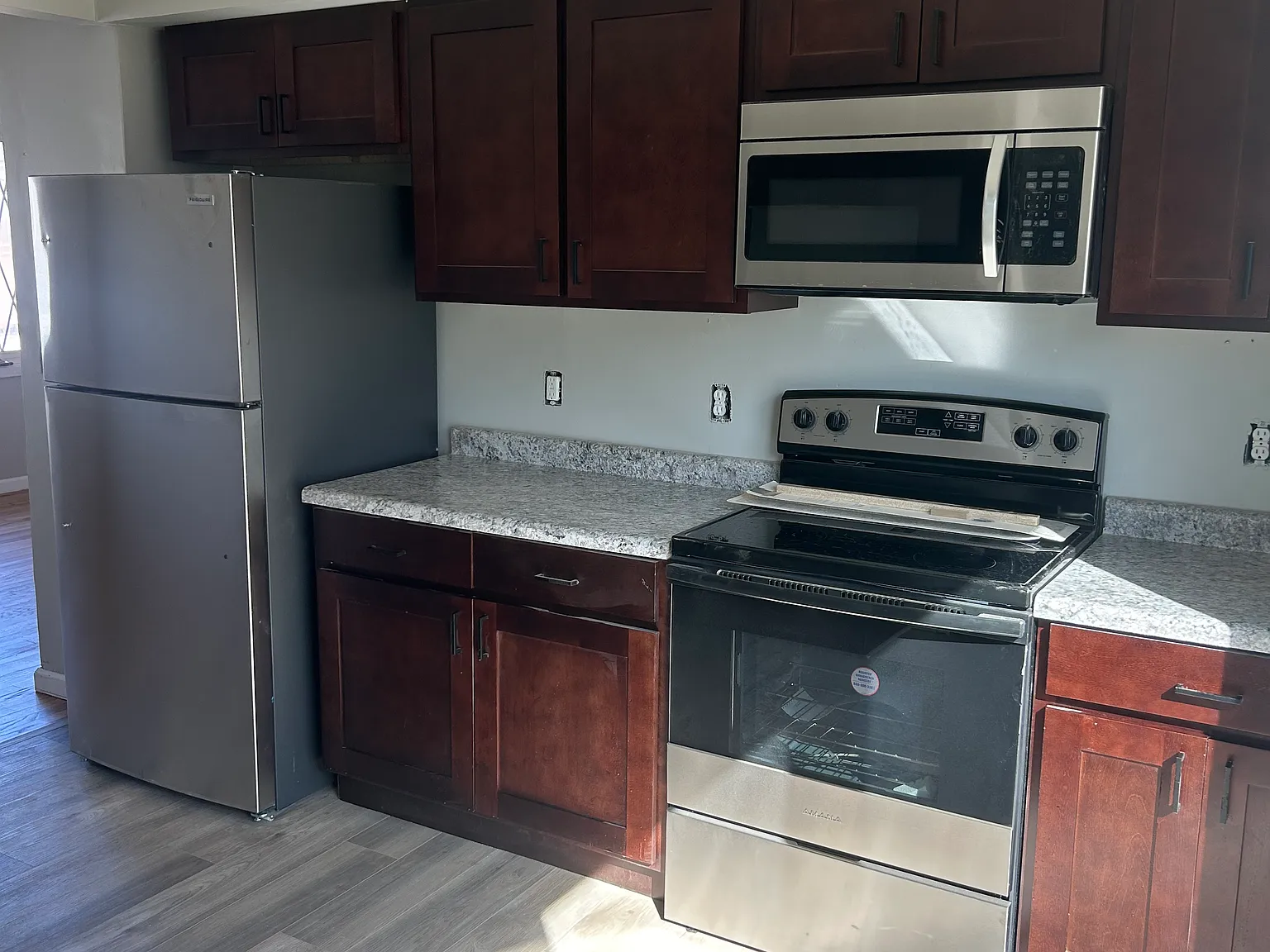 3 bed, 1132 sqft, $1,750 — Photo 2