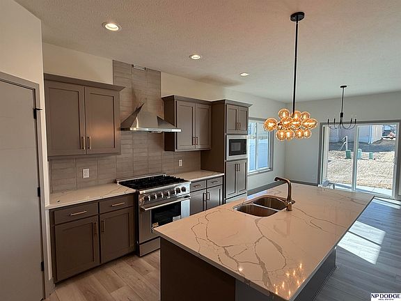 4th image of 10416 191st St