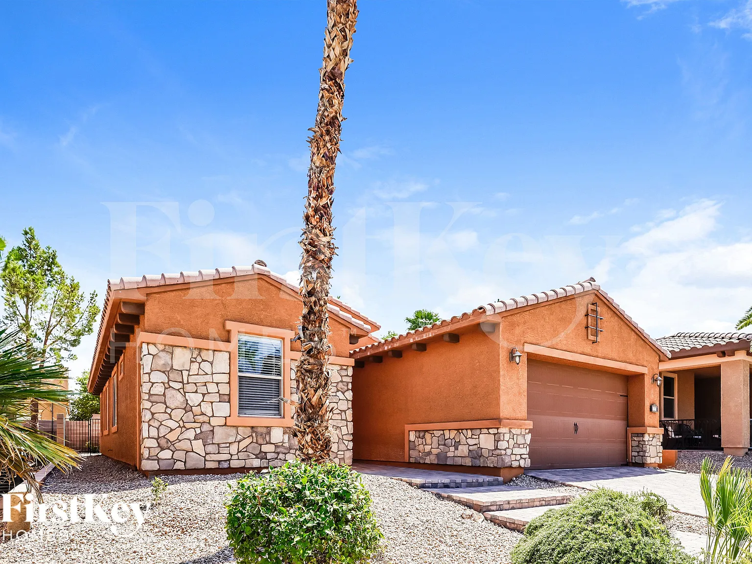 3 bed, 2.0 bath, 1716 sqft, $2,180 — Photo 2