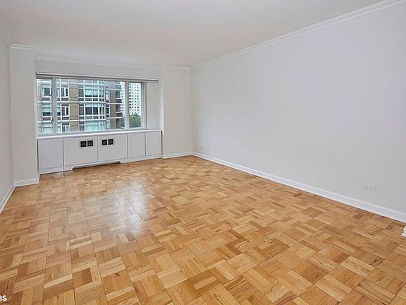 5th image of 166 E 63rd St APT 6F