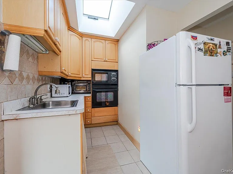 1 Bellmore Ave — Photo 8