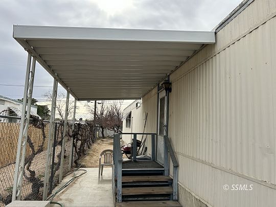 2nd image of 801 W Bennett St