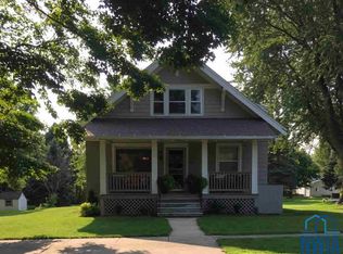 417 Davenport St, Holstein, IA 51025