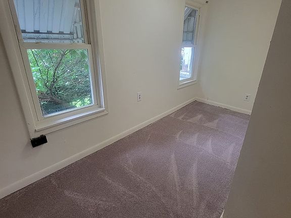 3rd image of 119 Eno St