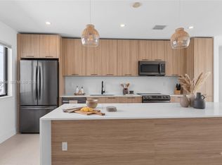 17th Ave Manor, Miami, FL 33142