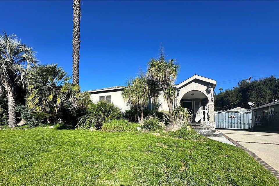 1st image of 2209 Queensberry Rd