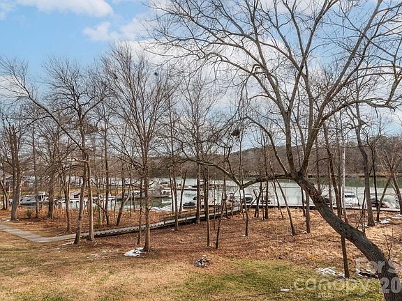 3rd image of 156 Lighthouse Rd