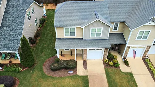 2541 Spring Oaks Way Photo 1