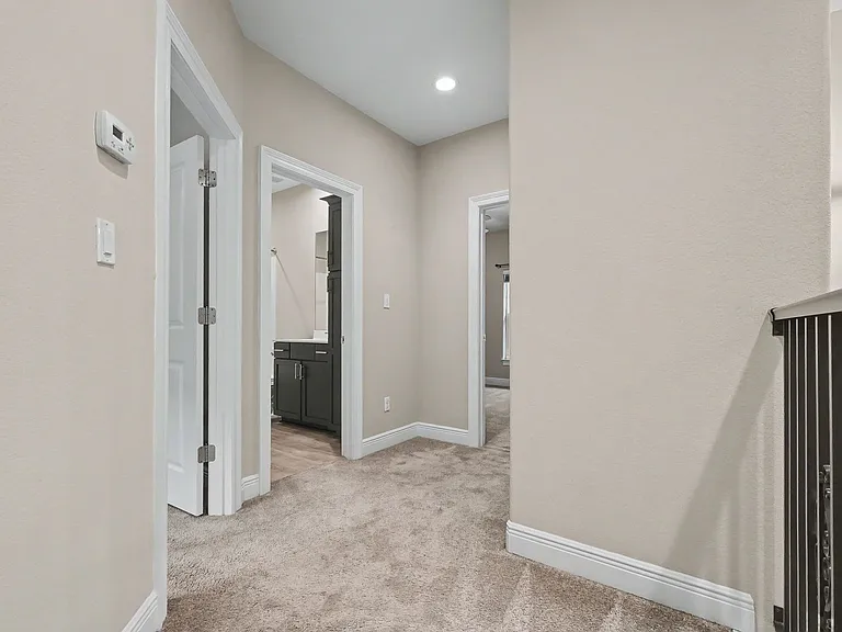 490 Soundview Ct — Photo 31