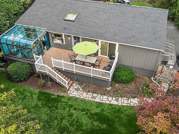 3rd image of 12079 Sunrise Drive NE