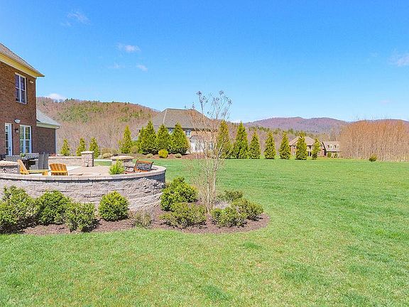 3rd image of 7356 Nandina Dr
