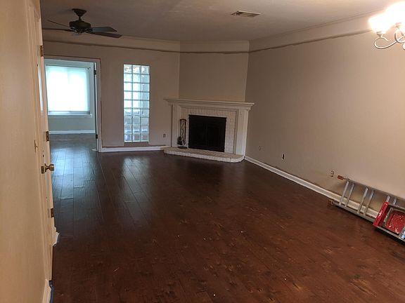 5th image of 3207 Shamrock St APT 31