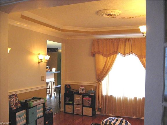 5th image of 1196 Grove Ln