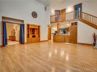 122 S Oak Meadows Dr, Camdenton, MO 65020