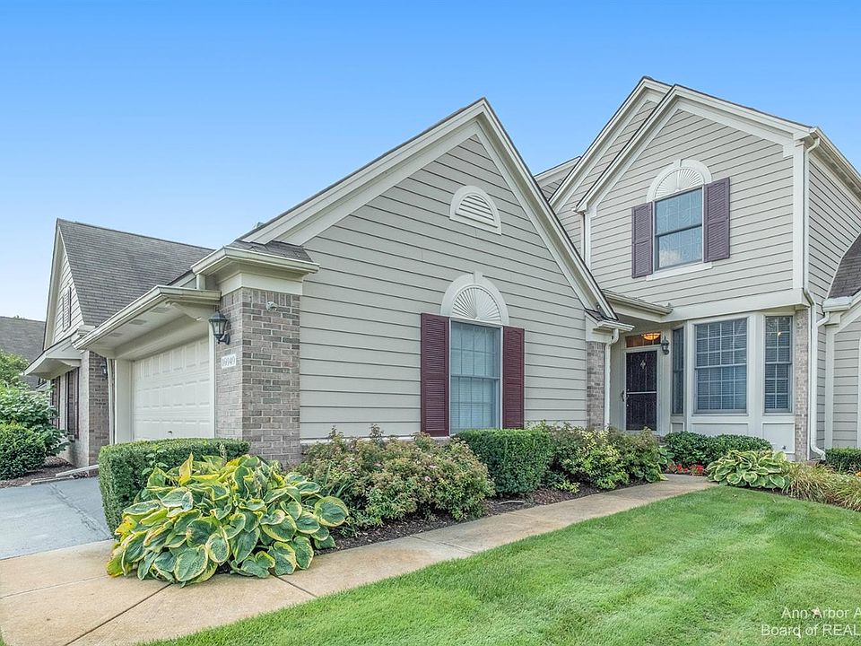 1st image of 16949 Lochmoor Cir E Unit 22
