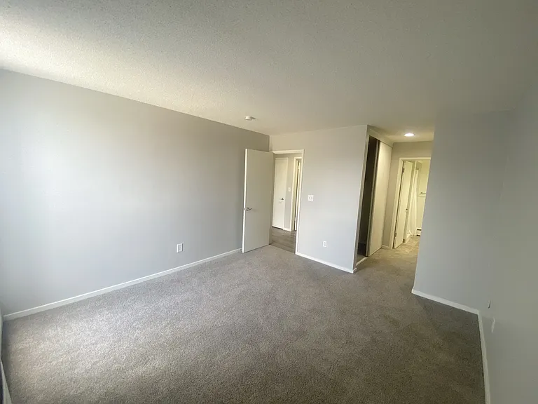 Lexington Hills Apartments — Photo 71
