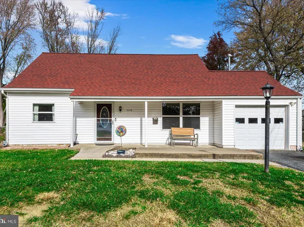 1310 Saxon St, Woodbridge, VA 22191