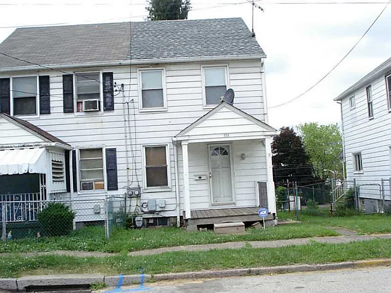 529 Farnsworth Ave photo 1