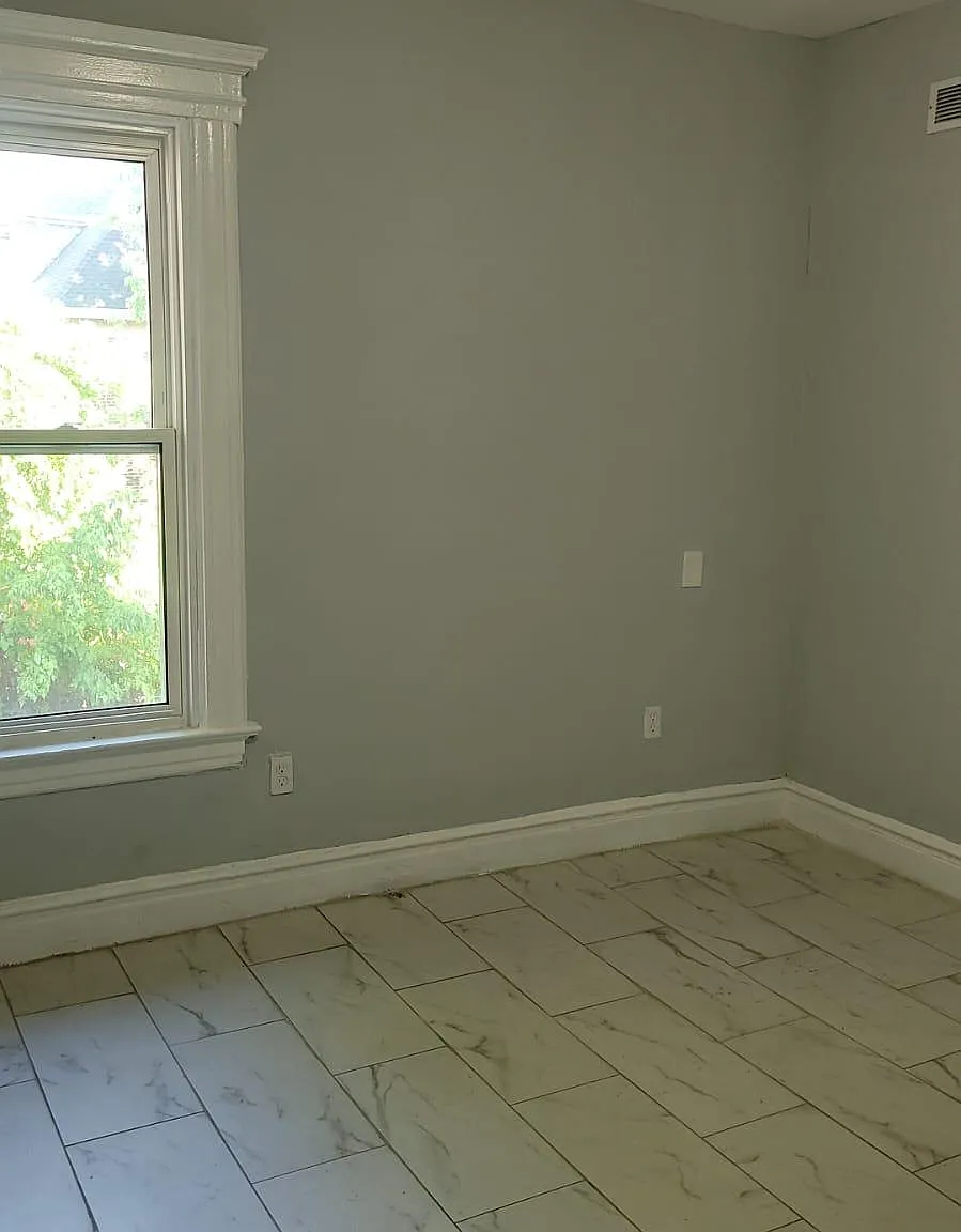 3 bed, $2,200 — Photo 2