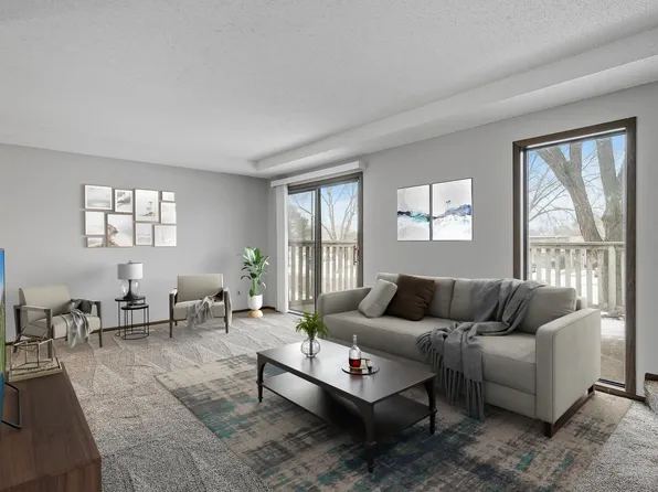 1117 Trailwood S, Hopkins, MN 55343