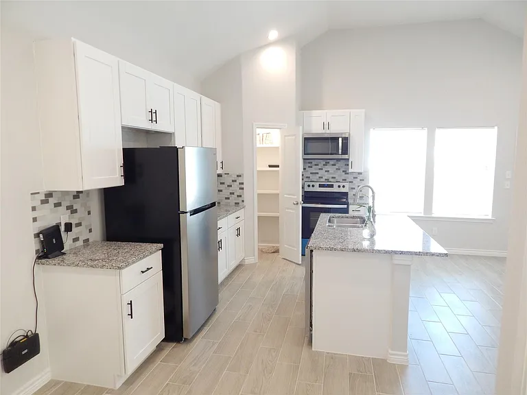 230 Northlawn — Photo 7