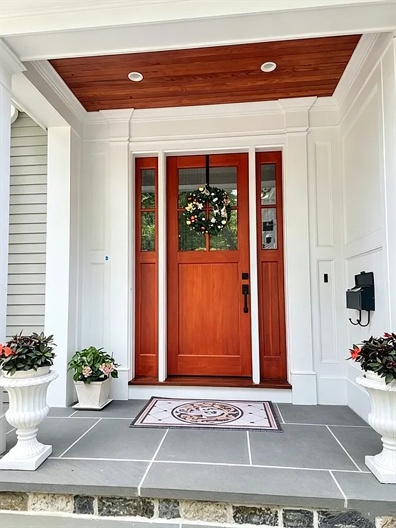 5 bed, 4.5 bath, 4408 sqft, $17,000 — Photo 2